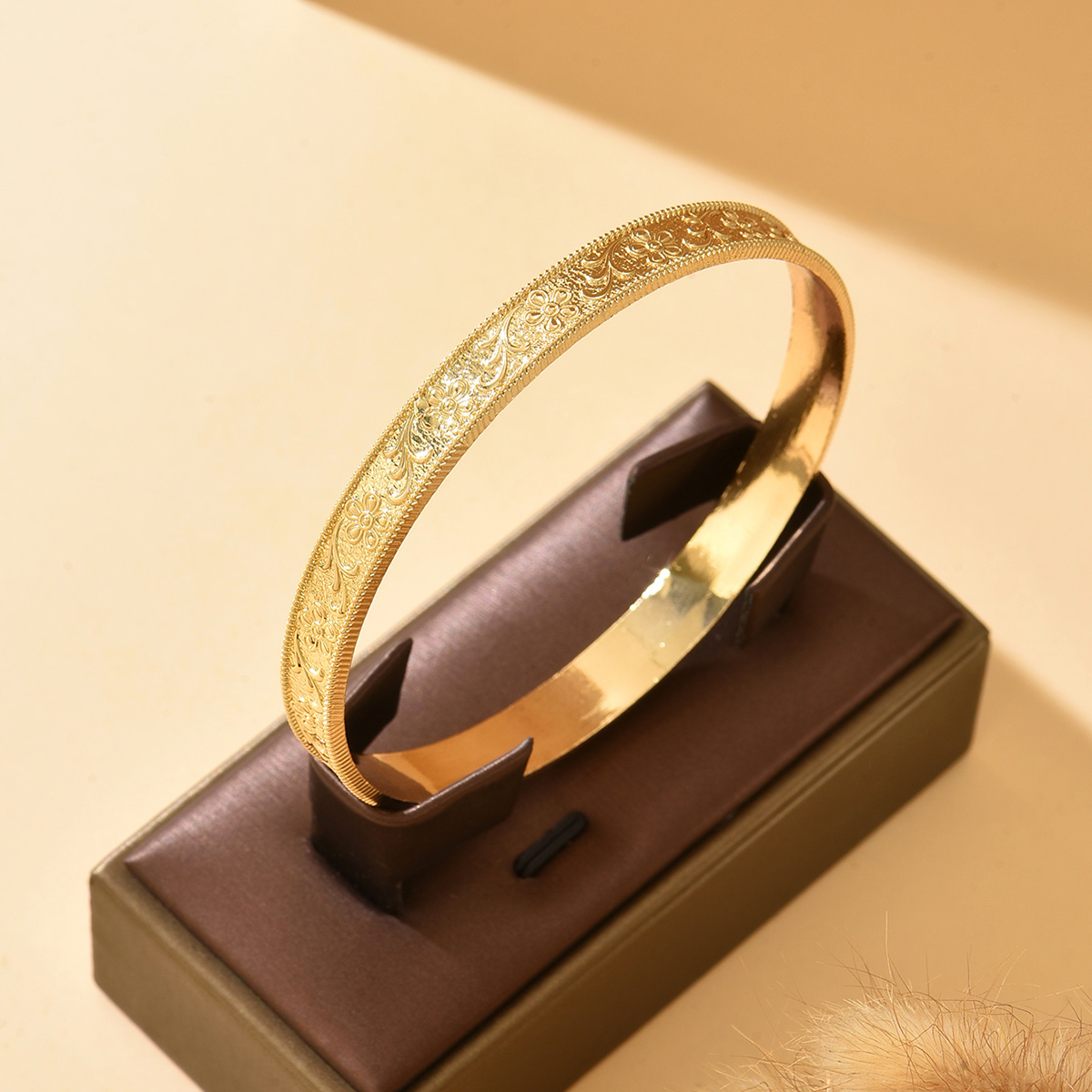 Men Accessories Elegant - Złoty dodatek na rękę dla panny